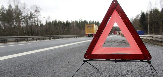 Triangulos de emergencia que seran sustituidos por la luz V16.